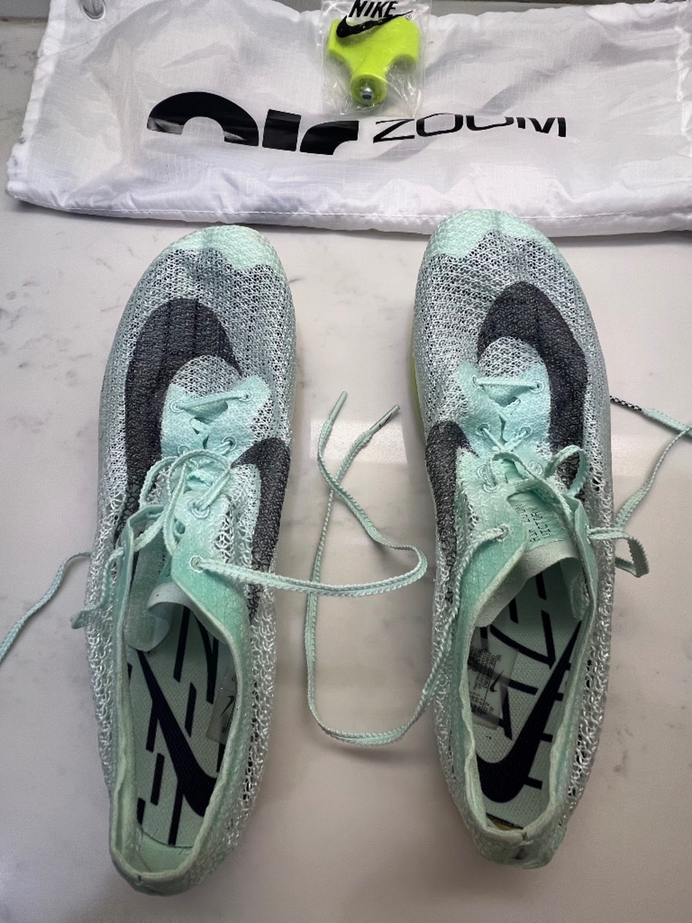 NIKE Men's 10.5 Air Zoom Victory Spikes (with bag and spike key)